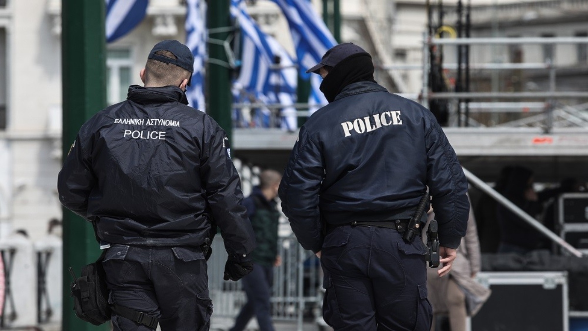Καλλιθέα: Παράνομο καζίνο «κρυβόταν» πίσω από κατάστημα – Συλλήψεις και κατάσχεση 11.000 ευρώ