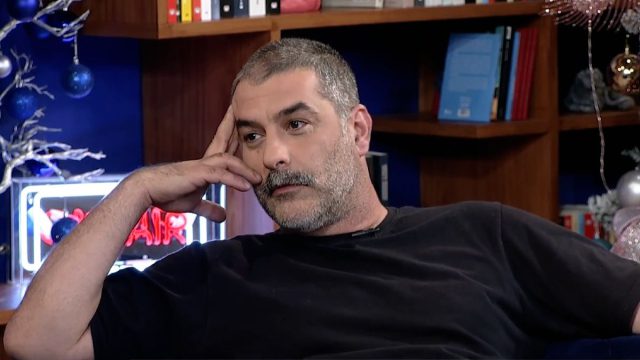 Βασίλης Μπισμπίκης: Τράκαρε 10 αυτοκίνητα και έφυγε από το σημείο – Σχηματίστηκε δικογραφία για πρόκληση τροχαίου ατυχήματος με εγκατάλειψη