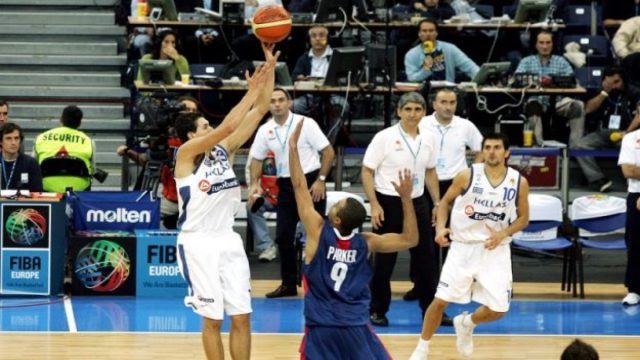 Σαν σήμερα, 24 Σεπτεμβρίου 2005: Πέρασαν 20 χρόνια από το «Βάλ’ το αγόρι μου» (Video)