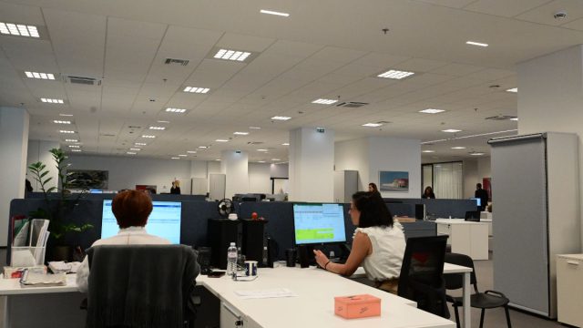 Έρχονται αυξήσεις στους μισθούς των δημοσίων υπαλλήλων – Από το 2026 οι πρώτες αλλαγές