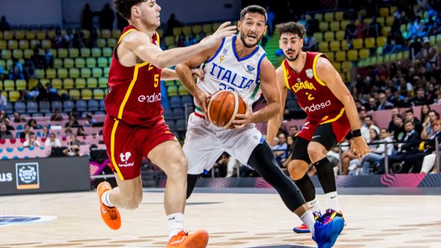 EuroBasket 2025: Η Ιταλία επικράτησε 67-63 της Ισπανίας σε έναν εκπληκτικό αγώνα
