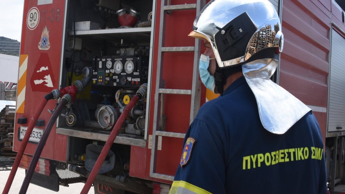 Συναγερμός στην Πυροσβεστική: Φωτιά σε σχολείο της Παλλήνης