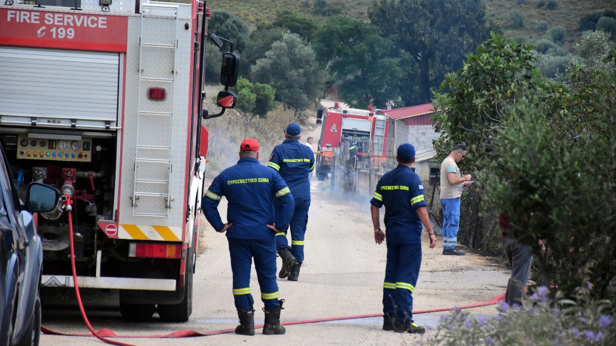 Πυρκαγιά στην Άνδρο – Μεγάλη «μάχη» με τις φλόγες