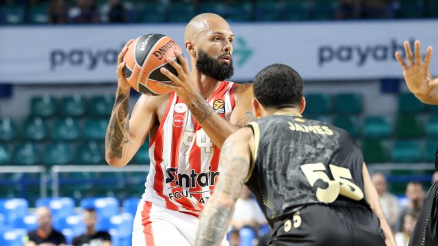 Ολυμπιακός-Μονακό 80-83: Ήττα με τρίποντο του Τζέιμς στο τέλος