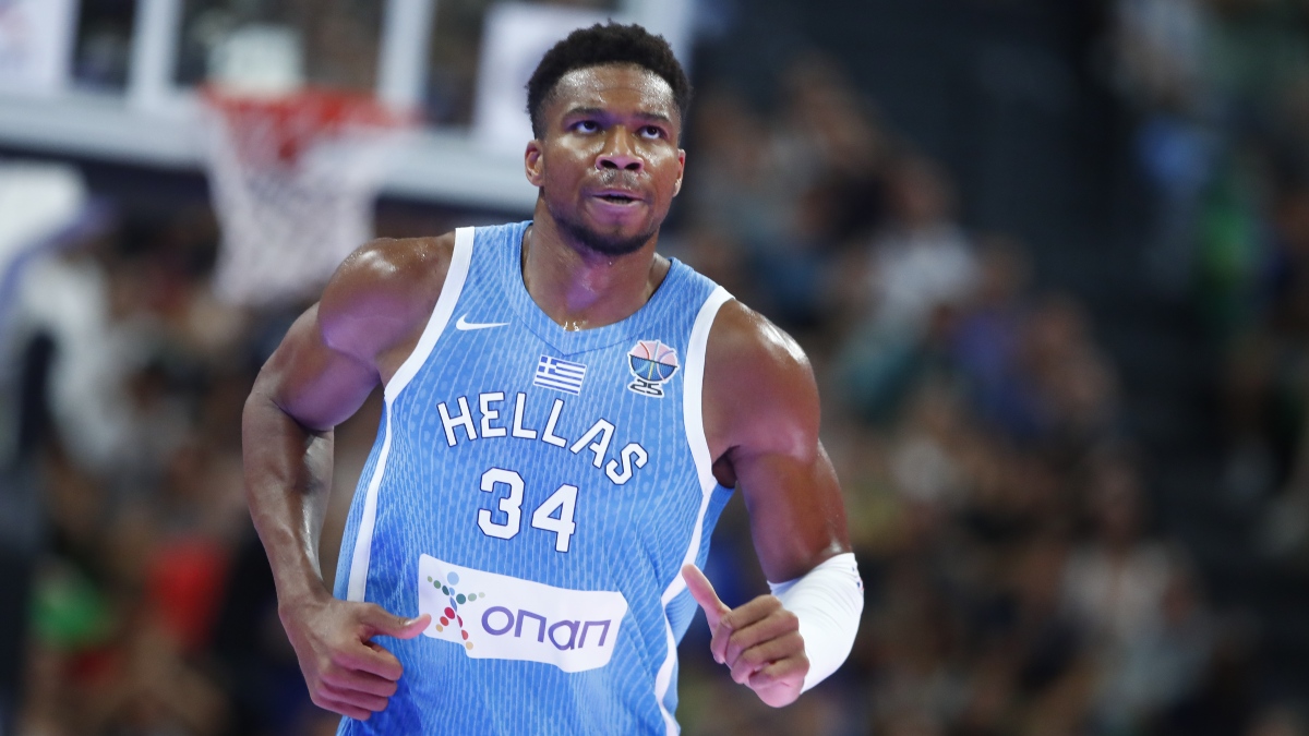 EuroBasket 2025: Ενοχλήσεις ο Γιάννης, εκτός ο Λαρεντζάκης με Βοσνία