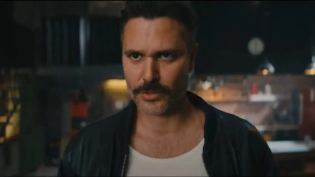 «Γιατί ρε πατέρα;»: Η σειρά «ξεσήκωσε» το κοινό – «Από εμένα είναι “ναι” για το εθνικό μουστάκι του Λεβεντογιάννη!»