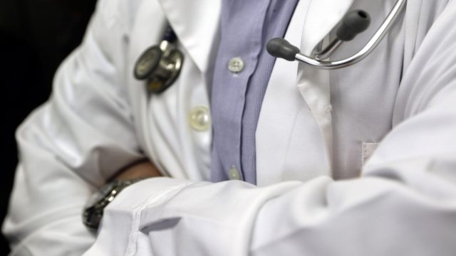 Κέρκυρα: Χειροπέδες σε γιατρό μετά από καταγγελία για βιασμό 18χρονης