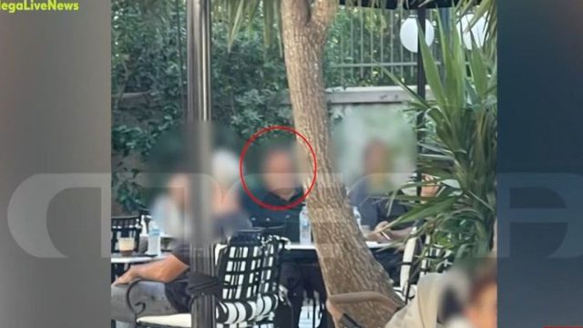 Ο καρδιοχειρουργός του Ιπποκράτειου που κατηγορείται για φακελάκι εθεάθη για καφέ – Δύο μέρες πριν δήλωσε ότι νοσηλεύεται στη ΜΑΦ