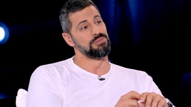 «Δυστυχώς, η χημειοθεραπεία δεν πήγε τόσο καλά» – Συγκλονίζει ο Γιώργος Παράσχος για τον καρκίνο