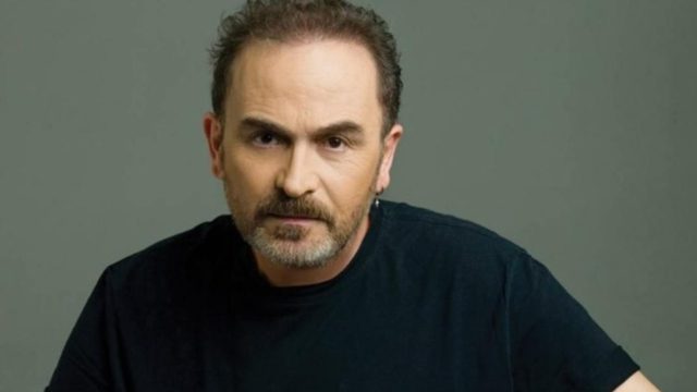 «Βόμβα» από τον Γονίδη: Αποχώρησε από το μουσικό σχήμα με τον Πλούταρχο – «Να σέβονται την ιστορία μου»