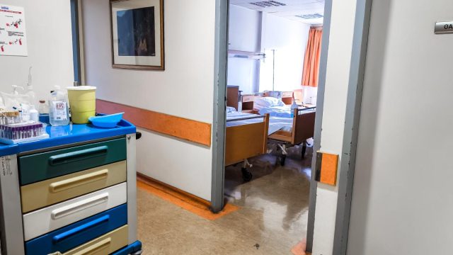 Στα «χαρτιά» οι εξαγγελίες για 24ωρη λειτουργία – Καμία πρόοδος σε εφημερίες και προσωπικό στα νοσοκομεία