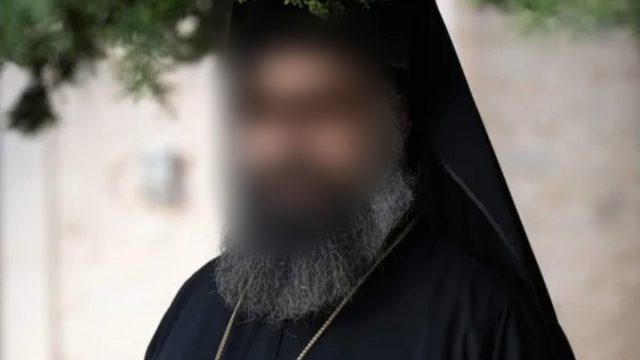 Μαφία της Κρήτης: Έλαβε προθεσμία για να απολογηθεί ο κληρικός με το «ροζ βίντεο»