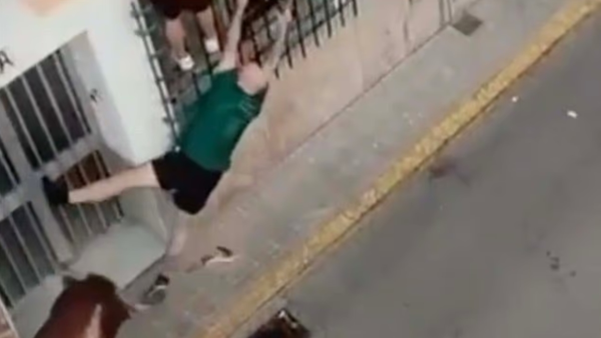 Βίντεο-σοκ από φεστιβάλ στην Ισπανία: Η στιγμή που άνδρας σκοτώνεται από τα κέρατα ταύρου