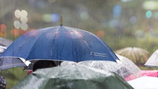 Καιρός σήμερα 26/9: Πτώση της θερμοκρασίας και βροχές – Η πρόγνωση από Αρνιακό και Σούζη