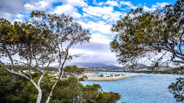 Καιρός σήμερα 14/09: Ηλιοφάνεια, παροδικές νεφώσεις και αστάθεια – Η πρόγνωση Αρναούτογλου και Αρνιακού
