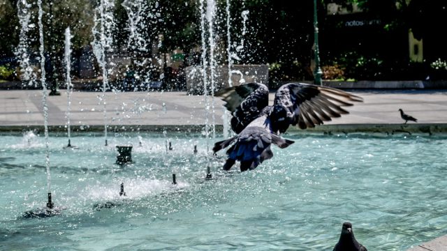 Καιρός σήμερα 2/9: Ηλιόλουστη Τρίτη με άνοδο θερμοκρασίας – Τι αναφέρουν Σούζη και Τσατραφύλλιας