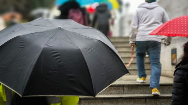 Έκτακτη προειδοποίηση για τον καιρό: Επίμονες και ισχυρές καταιγίδες από τα ξημερώματα της Κυριακής (28/09) και για 20 ώρες