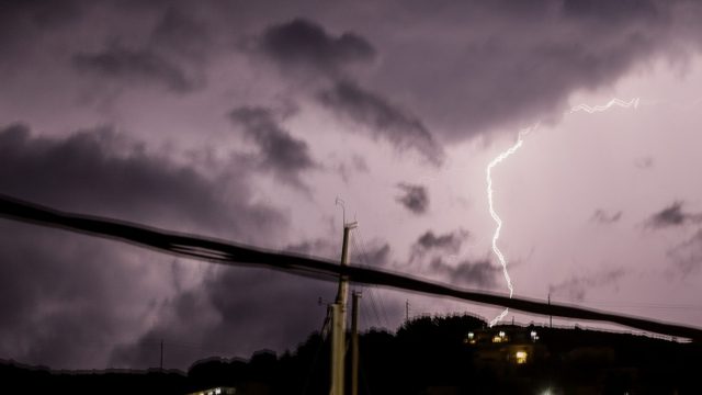 Κακοκαιρία: Έπεσαν πάνω από 43.000 κεραυνοί σε μία ημέρα – Τι είναι οι «ηλεκτρικές εκκενώσεις»