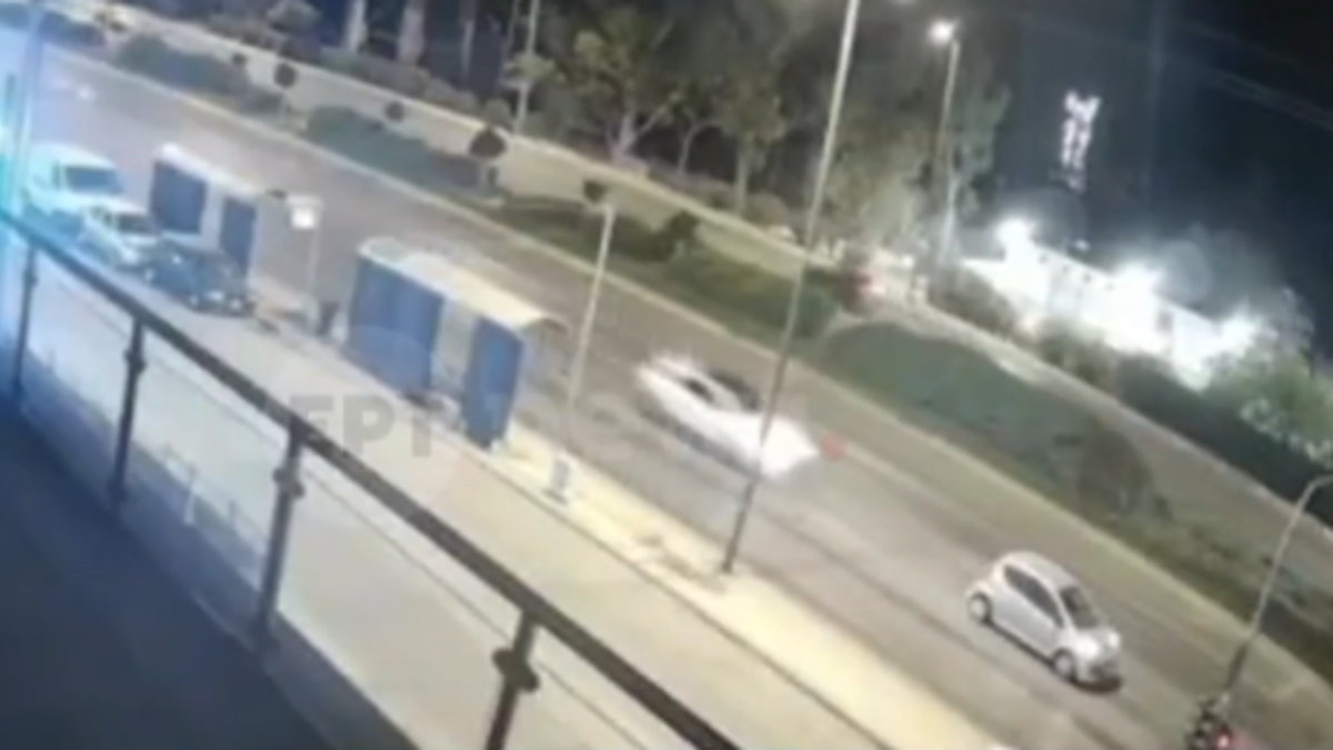 Βίντεο-σοκ από την φονική καραμπόλα στη Βουλιαγμένης: Τα δευτερόλεπτα της τραγωδίας με τη νεκρή 64χρονη