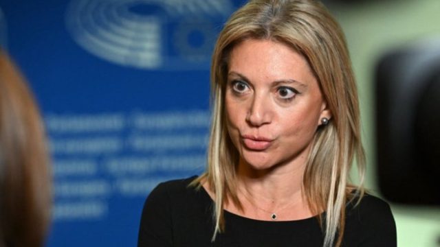 Τους «εξαφάνισαν» Τσίπρας-Σαμαράς σε νέα δημοσκόπηση – 25% η Καρυστιανού!