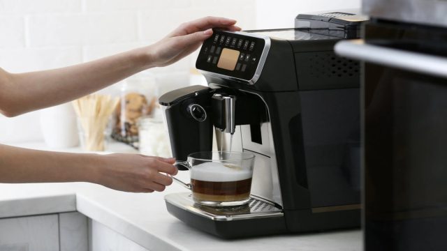 Πώς να καθαρίσετε τη μηχανή του espresso χωρίς χημικά