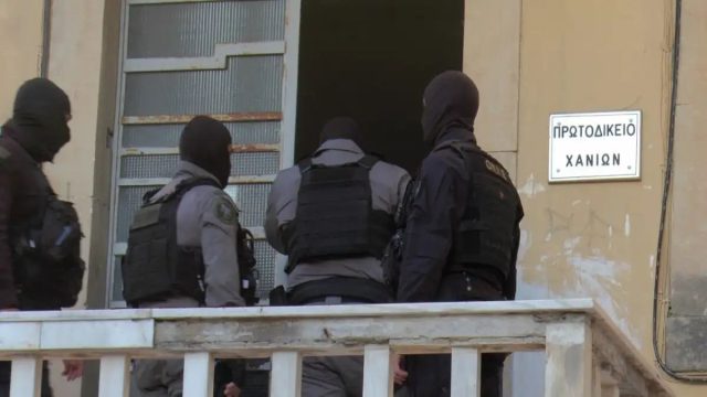 «Πρεζέμπορας είμαι»: Νέες αποκαλύψεις για τη μαφία της Κρήτης – Ο αρχιμανδρίτης, οι εκβιασμοί και η απάντηση του Καμμένου