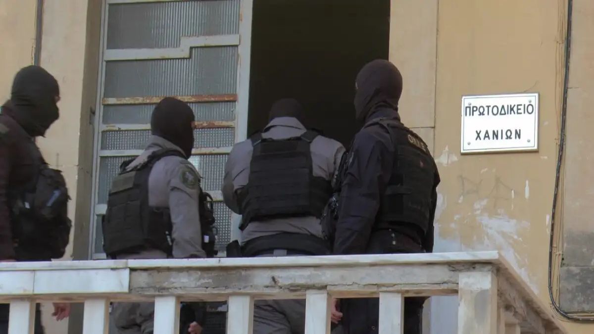 «Πρεζέμπορας είμαι»: Νέες αποκαλύψεις για τη μαφία της Κρήτης – Ο αρχιμανδρίτης, οι εκβιασμοί και η απάντηση του Καμμένου