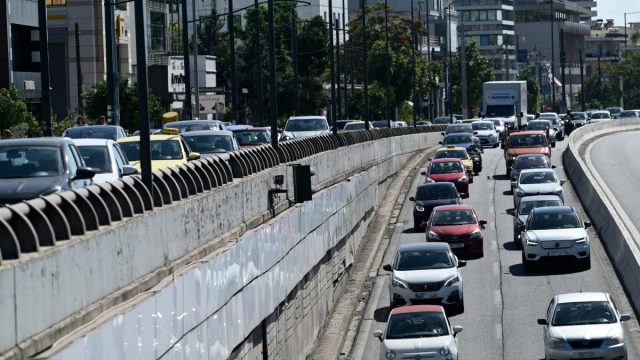 Τροχαίο στην Κηφισίας: Αυξημένη κίνηση στο ρεύμα προς Αθήνα