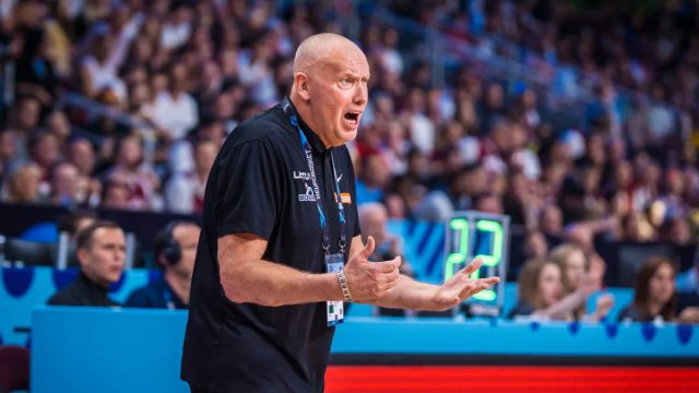 EuroBasket 2025: Αναβρασμός πριν από το ματς της Εθνικής με τη Λιθουανία – Η παρεξήγηση του Κουρτινάιτις με Έλληνες δημοσιογράφους και η συγγνώμη
