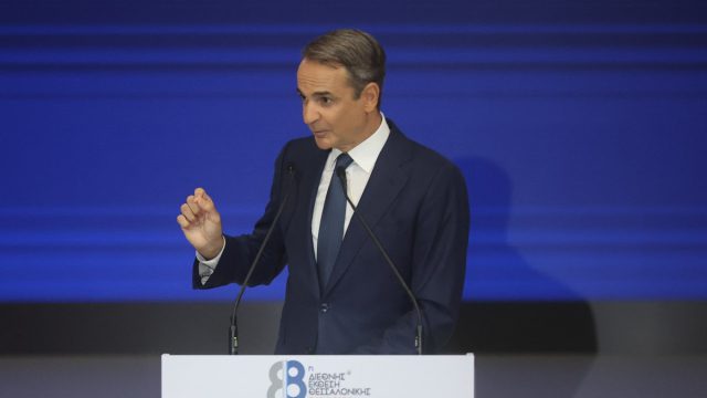 Από τη ΔΕΘ στις κινήσεις Δένδια και τις συγκρουόμενες γραμμές για τον Τσίπρα