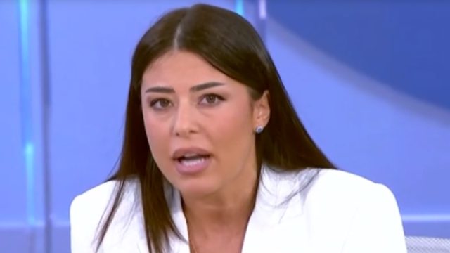 Εκτός εαυτού η Αφροδίτη Λατινοπούλου: «Γύφτοι είναι, γύφτους τους ξέρει όλος ο κόσμος!»