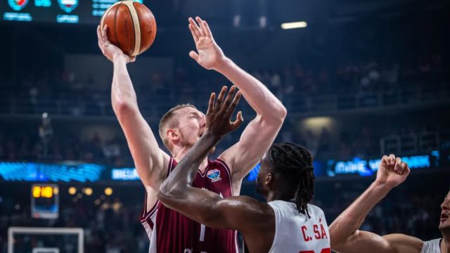 Eurobasket 2025: Σούπερ Πορζίνγκις οδηγεί τη Λετονία σε άνετο θρίαμβο επί της Πορτογαλίας