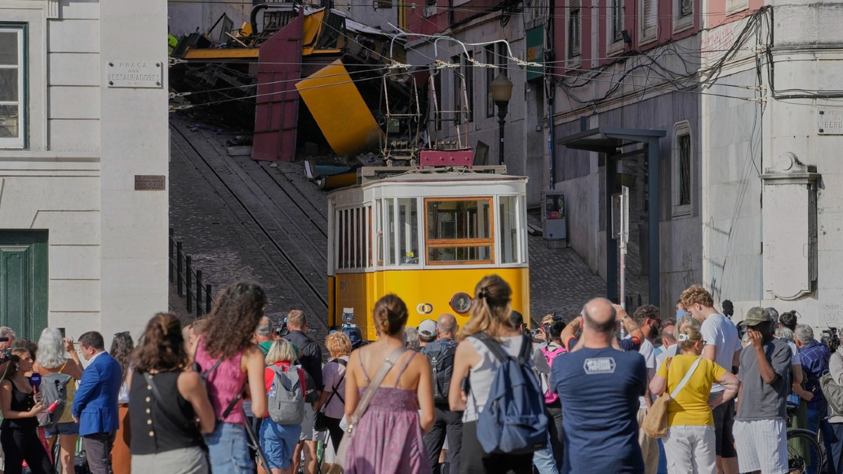 Λισαβόνα: Θαύμα μέσα στην τραγωδία – Ζωντανός ο πατέρας του 3χρονου που είχε δηλωθεί νεκρός στο δυστύχημα με το τελεφερίκ