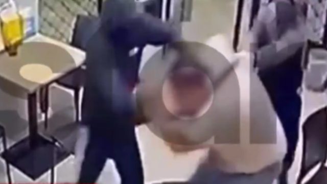 Αργυρούπολη: Ιδιοκτήτης καταστήματος τυχερών παιχνιδιών «εξουδετέρωσε» ληστές – Πάλεψαν σώμα με σώμα