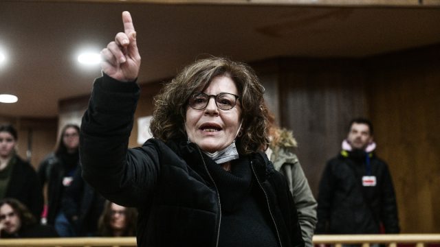 «Οι δολοφόνοι έξω, οι αλληλέγγυοι μέσα» – Η οργή της Μάγδας Φύσσα για την αποφυλάκιση Μιχαλολιάκου
