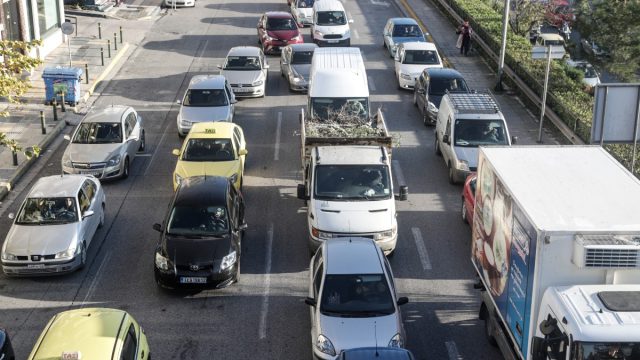 Τροχαίο στη λεωφόρο Μεσογείων: Μοτοσικλέτα παρέσυρε πεζό