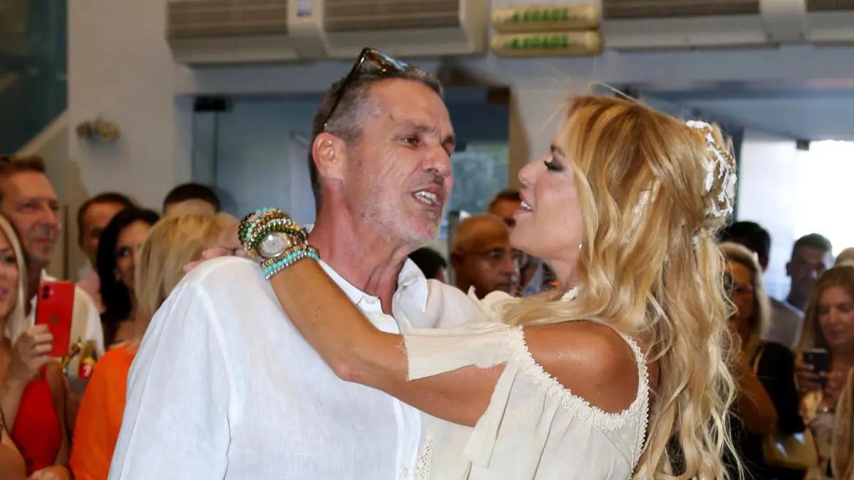 Η Μαίρη Μηλιαρέση παντρεύτηκε τον άντρα της ζωής της – Δείτε τις πρώτες φωτογραφίες από τον πολιτικό γάμο