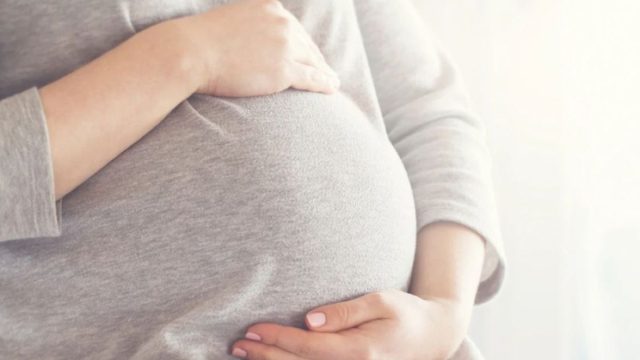 Νέα διάταξη για επίδομα κυοφορίας και λοχείας: 200 ένσημα αρκούν, ανεξαρτήτως ταμείων και εργοδοτών