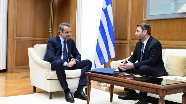 Η διαφορά Μητσοτάκη και Ανδρουλάκη στο Πόθεν Έσχες: Ακίνητα, ομόλογα και δάνεια ο πρωθυπουργός, πάνω από 1 εκατ. καταθέσεις ο πρόεδρος του ΠΑΣΟΚ