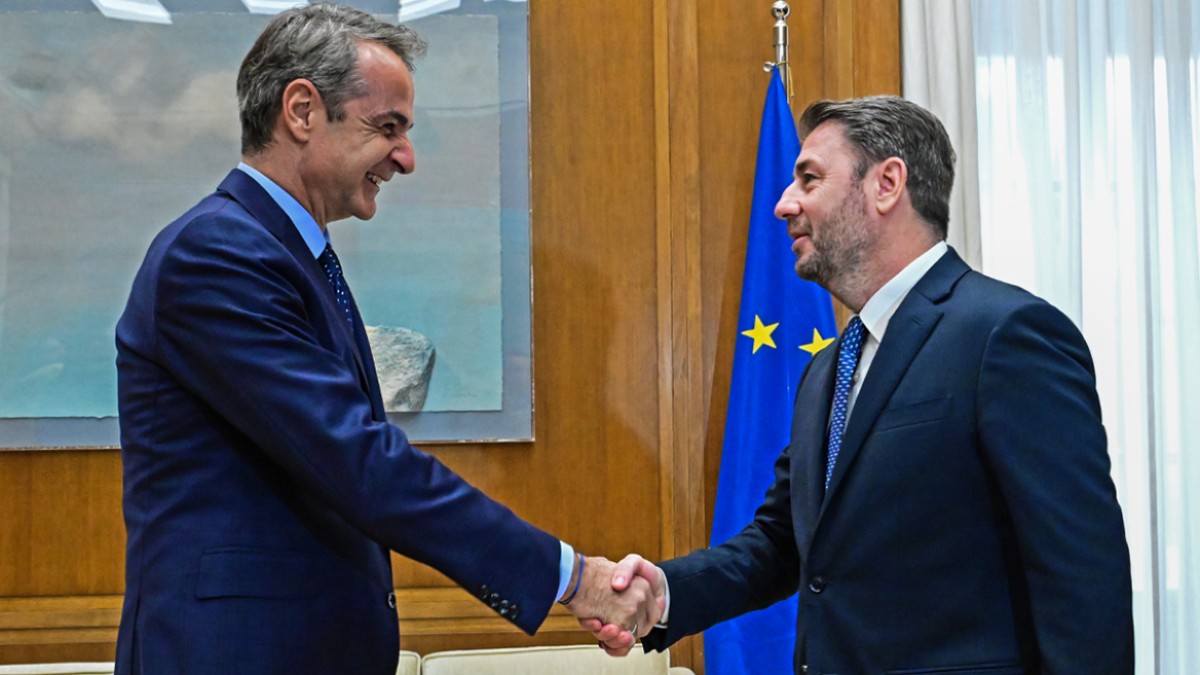 Ρεκόρ δυσπιστίας: Το 61% των Ελλήνων είναι απογοητευμένο από κυβέρνηση και αντιπολίτευση