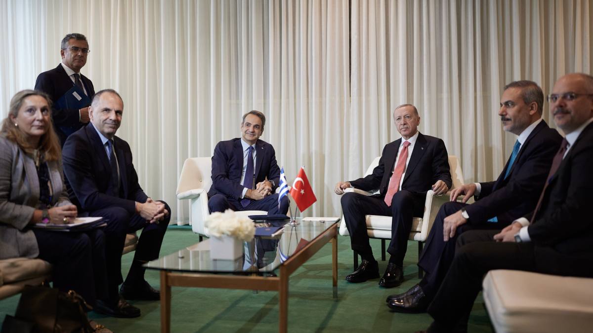 «Η εμμονή της Ελλάδας να βλέπει την Τουρκία ως απειλή»: Πώς σχολιάζουν τα τουρκικά ΜΜΕ την αναβολή συνάντησης Ερντογάν-Μητσοτάκη