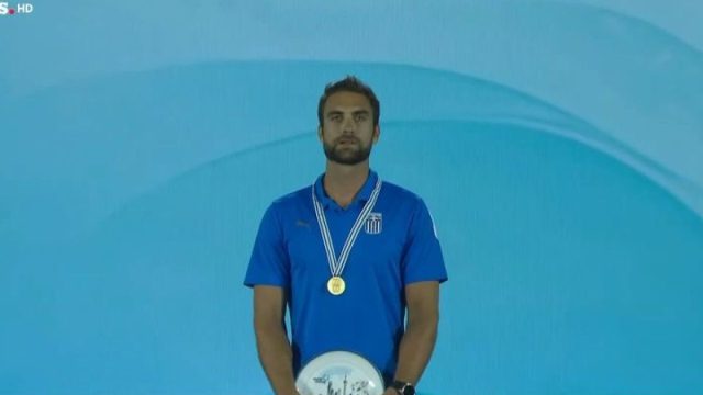 Χρυσός ο Στέφανος Ντούσκος: Η στιγμή της ανάκρουσης του Εθνικού Ύμνου στο παγκόσμιο πρωτάθλημα κωπηλασίας