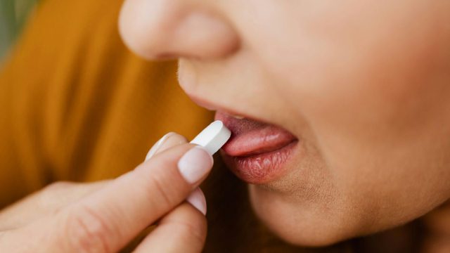 Οι έγκυες κάνει να παίρνουν παρακεταμόλη ή όχι; Η απάντηση των ειδικών