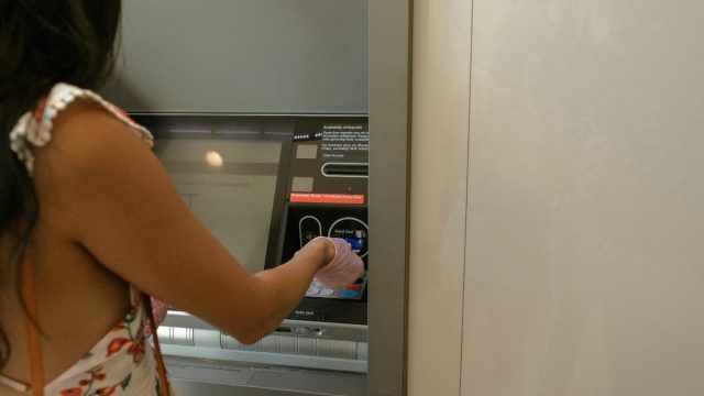ΟΠΕΚΑ: Σήμερα (30/09) η πληρωμή των επιδομάτων – Ποιοι τα δικαιούνται