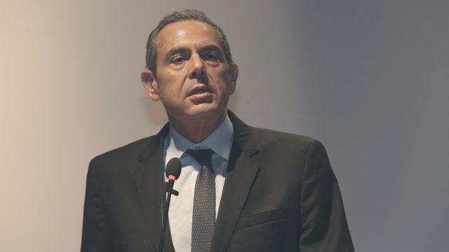 Έξαλλος ο Καμμένος μετά τους νέους διαλόγους: «Αν συνεχίσετε τον πόλεμο, θα κατέβω ξανά στην πολιτική»