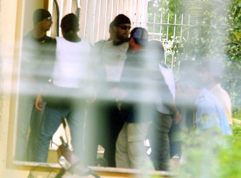 Η είσοδος του Δημήτρη Κουφοντίνα στις φυλακές Κορυδαλλού