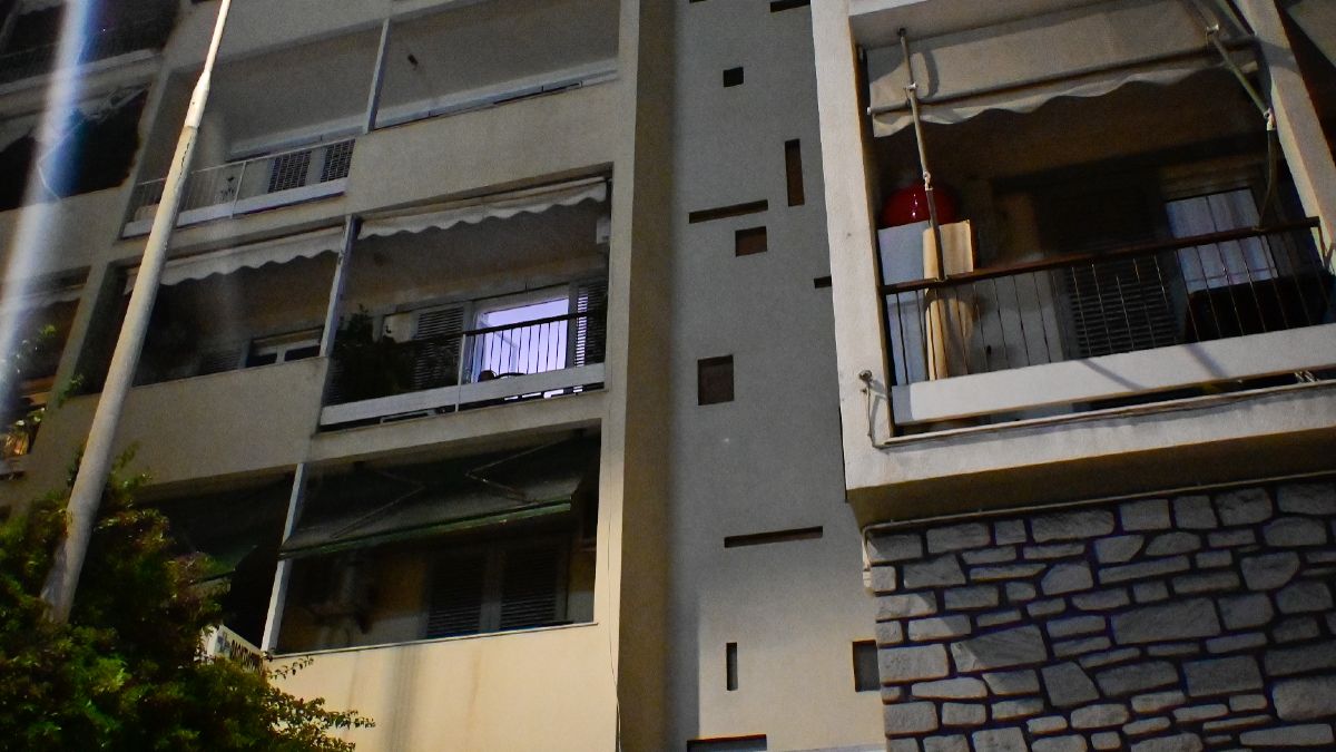 Τραγωδία στα Πατήσια: Κατά των γιατρών η 34χρονη που πέθανε μαζί με το νεογέννητο μωρό της στο σπίτι μπροστά στα παιδιά της