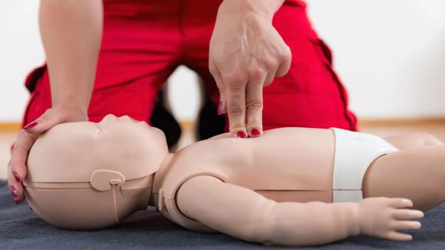 Πρώτες βοήθειες και ΚΑΡΠΑ: Πόσο σημαντικές είναι για την υγεία μας – Πώς να τις εφαρμόσετε