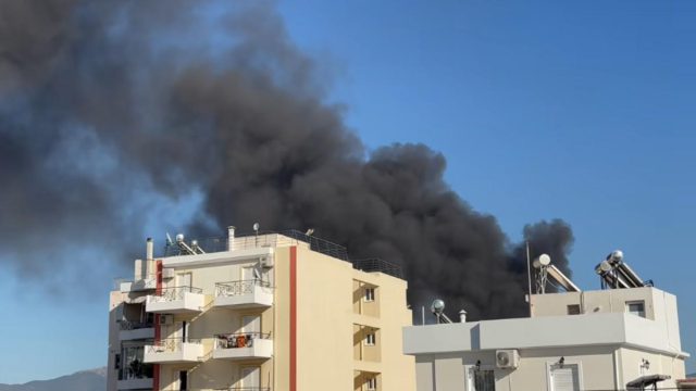 Συναγερμός στην Πυροσβεστική: Μεγάλη φωτιά στου Ρέντη