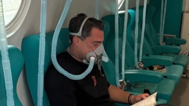 Σάκης Κατσούλης: Για θεραπεία σε θάλαμο υπερβαρικού οξυγόνου μετά τη διάγνωση με αιφνίδια βαρηκοΐα